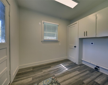 1311 Higgins Street - Photo Thumbnail 14