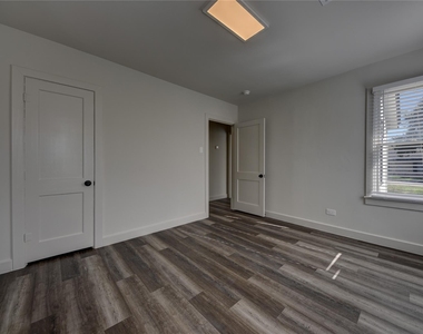 1311 Higgins Street - Photo Thumbnail 7