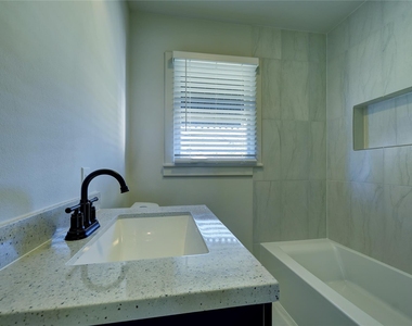 1311 Higgins Street - Photo Thumbnail 6