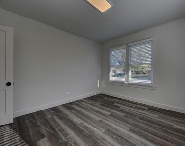 1311 Higgins Street - Photo Thumbnail 4