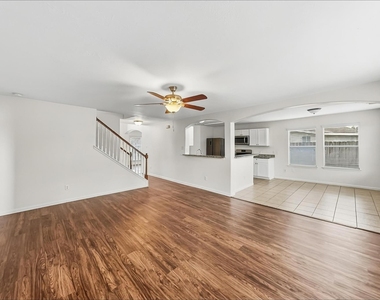 8339 Loetsch Ridge Way - Photo Thumbnail 5
