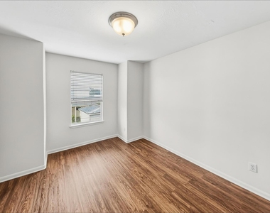 8339 Loetsch Ridge Way - Photo Thumbnail 13
