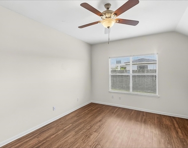 8339 Loetsch Ridge Way - Photo Thumbnail 7