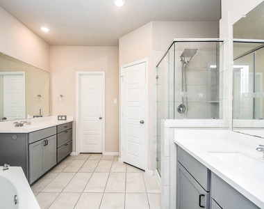 21024 Bracer Street - Photo Thumbnail 18