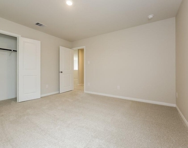16435 Honeysuckle Hill Drive - Photo Thumbnail 12