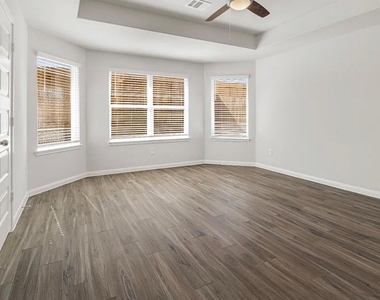 2329 Mooneye Court - Photo Thumbnail 5