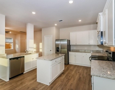 7646 Tipton Meadow Way - Photo Thumbnail 5
