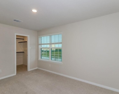7646 Tipton Meadow Way - Photo Thumbnail 9