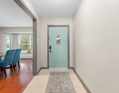 1858 Eagle Falls Drive - Photo Thumbnail 4