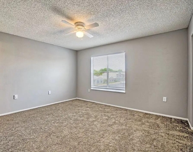 3001 Fountainhead Cir - Photo Thumbnail 15