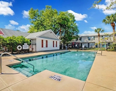 3001 Fountainhead Cir - Photo Thumbnail 5