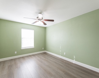 25951 Ravenside Drive - Photo Thumbnail 33