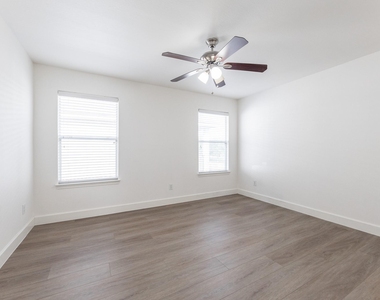 25951 Ravenside Drive - Photo Thumbnail 37