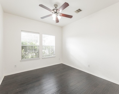 25951 Ravenside Drive - Photo Thumbnail 26