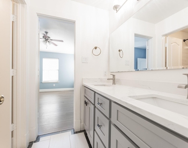25951 Ravenside Drive - Photo Thumbnail 34