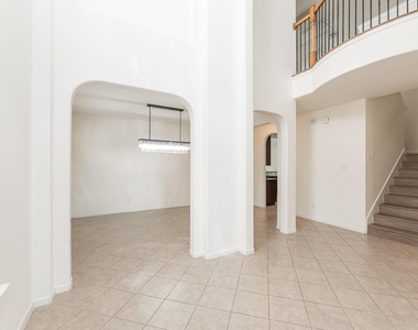 25951 Ravenside Drive - Photo Thumbnail 5