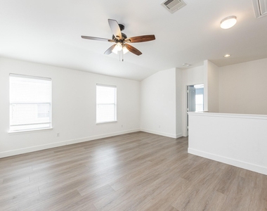 25951 Ravenside Drive - Photo Thumbnail 29