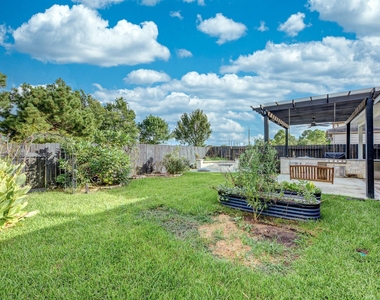 25951 Ravenside Drive - Photo Thumbnail 44