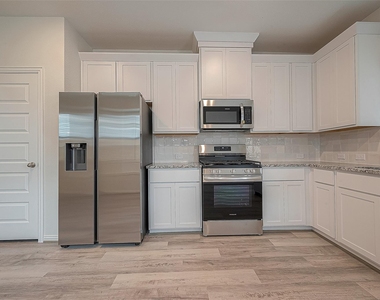27838 Western Creek Court - Photo Thumbnail 11