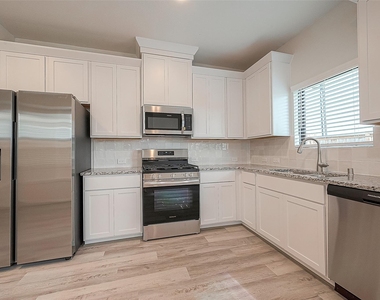 27838 Western Creek Court - Photo Thumbnail 13