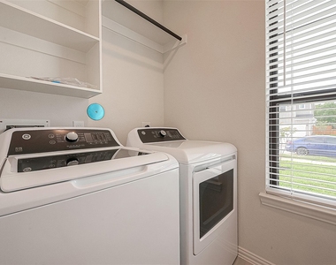 27838 Western Creek Court - Photo Thumbnail 16