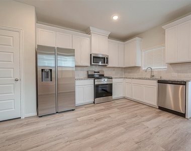 27838 Western Creek Court - Photo Thumbnail 10