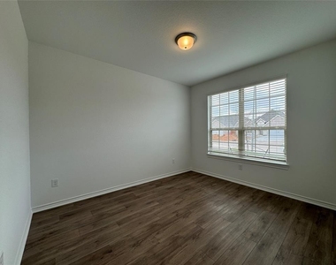 1208 Jasmine View Ln - Photo Thumbnail 1