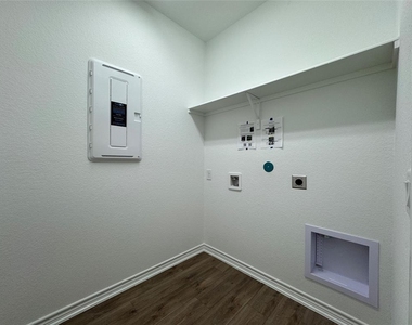 1208 Jasmine View Ln - Photo Thumbnail 11