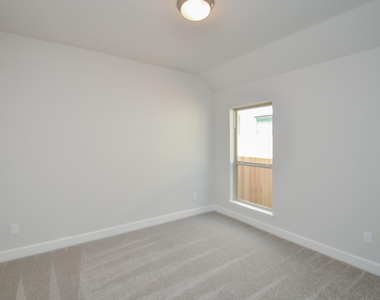 29311 Mesquite Oaks Drive - Photo Thumbnail 21
