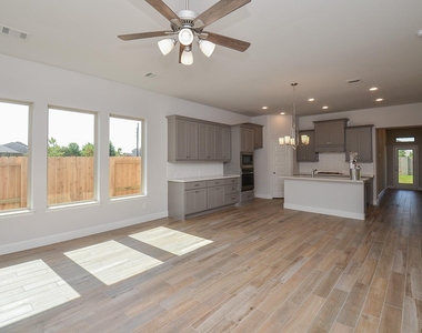 29311 Mesquite Oaks Drive - Photo Thumbnail 4