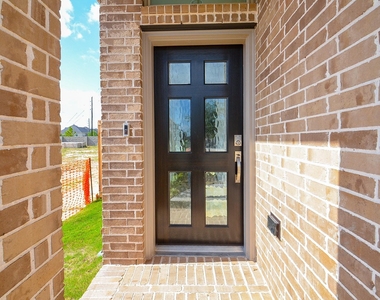 29311 Mesquite Oaks Drive - Photo Thumbnail 2