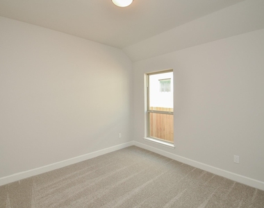 29311 Mesquite Oaks Drive - Photo Thumbnail 20