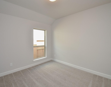 29311 Mesquite Oaks Drive - Photo Thumbnail 17