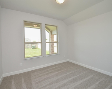29311 Mesquite Oaks Drive - Photo Thumbnail 15