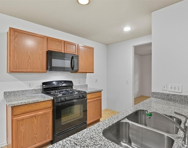 822 Grand Plains Drive - Photo Thumbnail 9