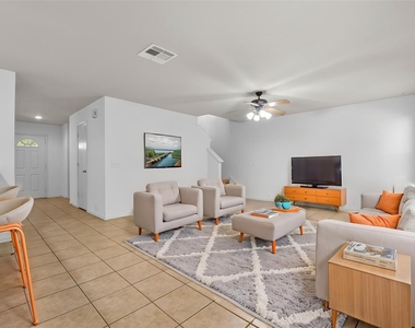 822 Grand Plains Drive - Photo Thumbnail 3