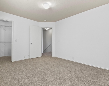 822 Grand Plains Drive - Photo Thumbnail 20