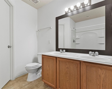 822 Grand Plains Drive - Photo Thumbnail 13