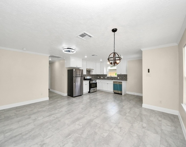 7066 Villa Street - Photo Thumbnail 3