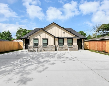 7066 Villa Street - Photo Thumbnail 2