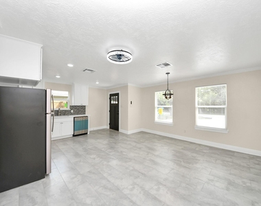 7066 Villa Street - Photo Thumbnail 7