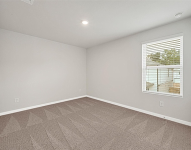 7735 Bergamot Circle - Photo Thumbnail 8