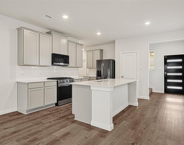 7735 Bergamot Circle - Photo Thumbnail 2