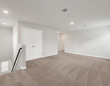 7735 Bergamot Circle - Photo Thumbnail 12