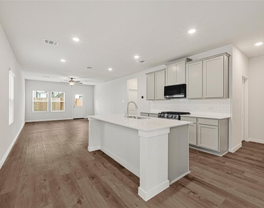 7735 Bergamot Circle - Photo Thumbnail 3