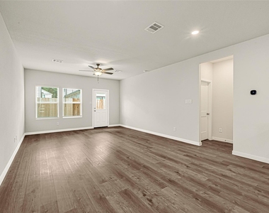 7735 Bergamot Circle - Photo Thumbnail 7