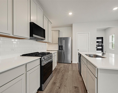 7735 Bergamot Circle - Photo Thumbnail 4