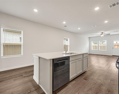 7735 Bergamot Circle - Photo Thumbnail 5