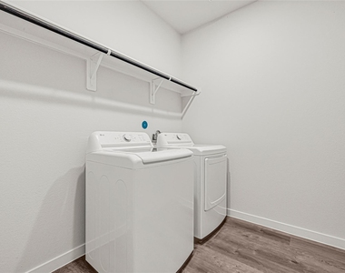 7735 Bergamot Circle - Photo Thumbnail 13