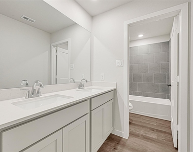 7735 Bergamot Circle - Photo Thumbnail 17
